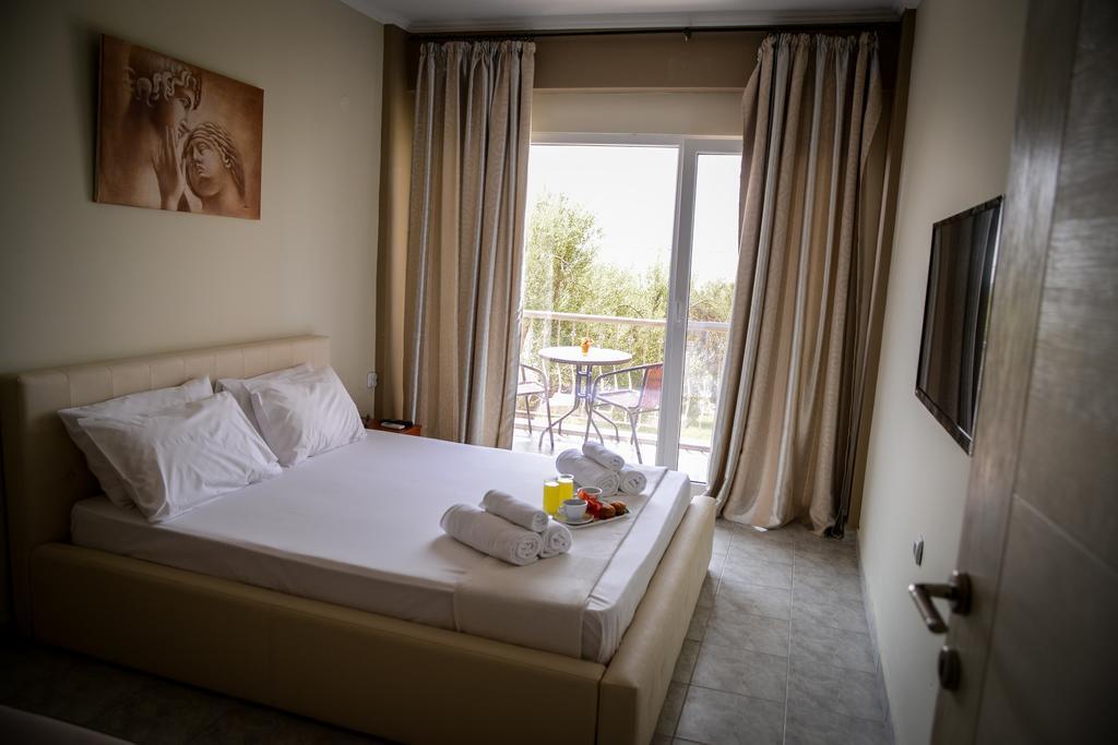 Crown Hotel Nea Skioni Quarto foto